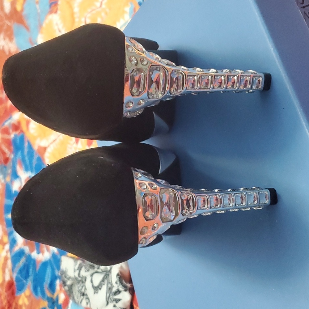 Vera Wang platform crystal pumps